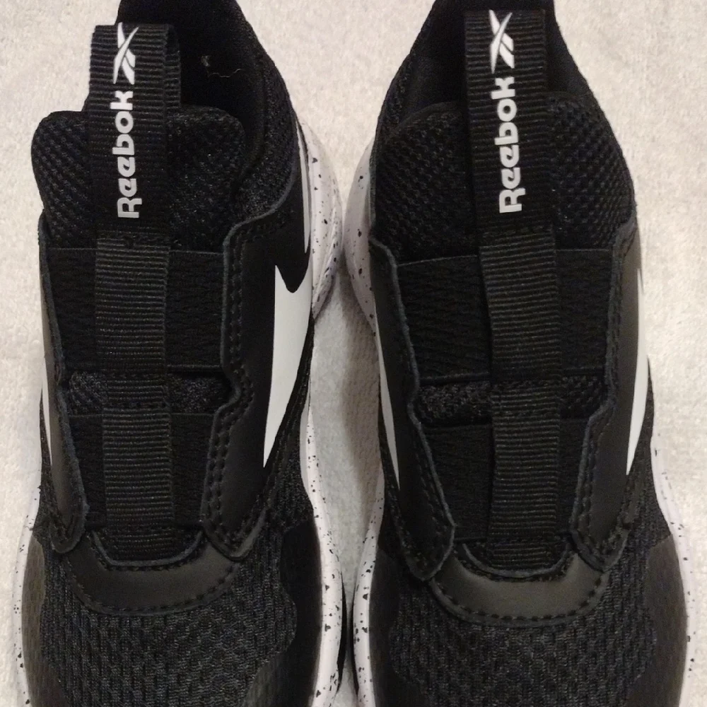 Reebok Black and White Sneakers Modern Athletic Design - Picture 5 of 5